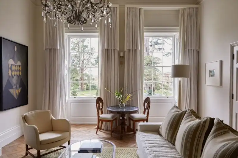 Clarendon Suite (Room 24) Clarendon Suite