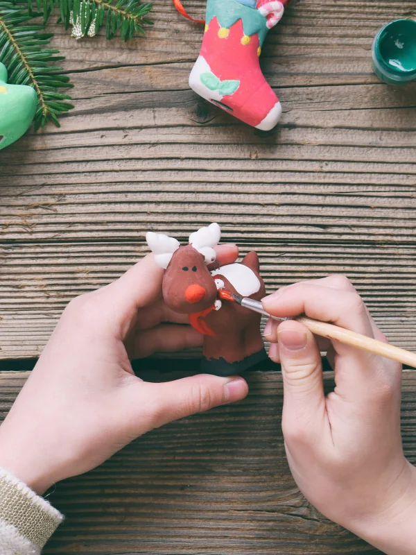 FESTIVE ARTS AND CRAFTS